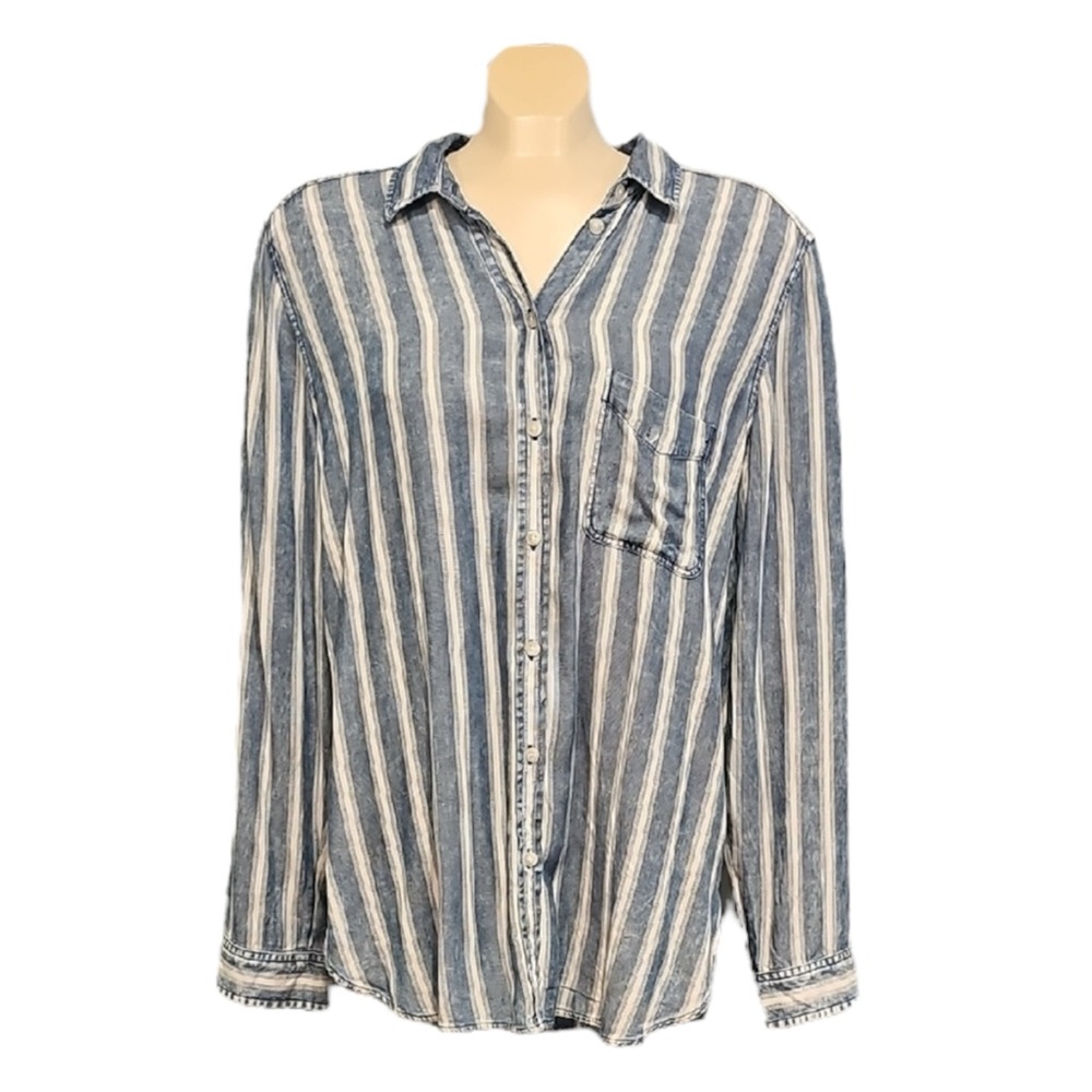 🌺 America Eagle Boyfriend Fit Button-Up Shirt, Size L